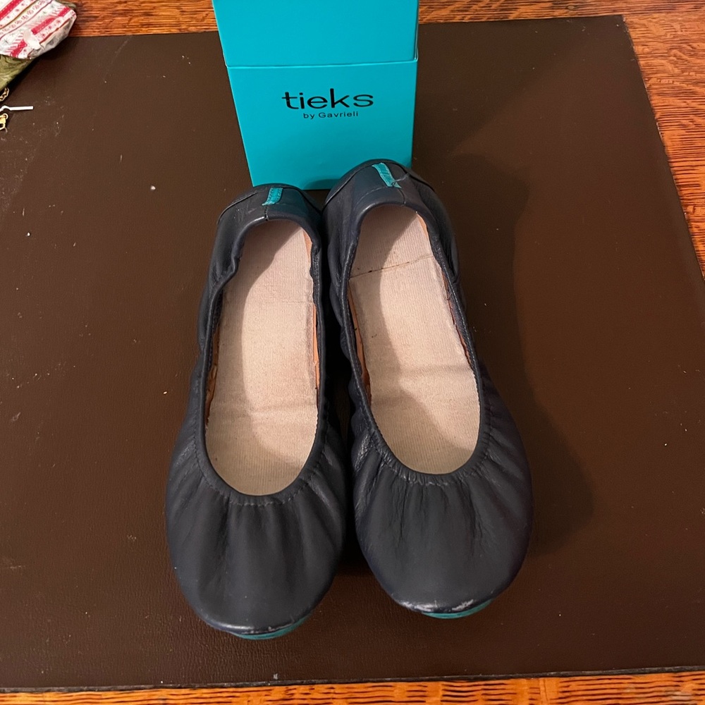 California Navy Tieks size 8